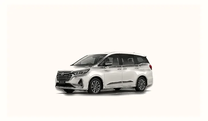 Professional chauffeur opening a premium executive car for a Dubai business traveller